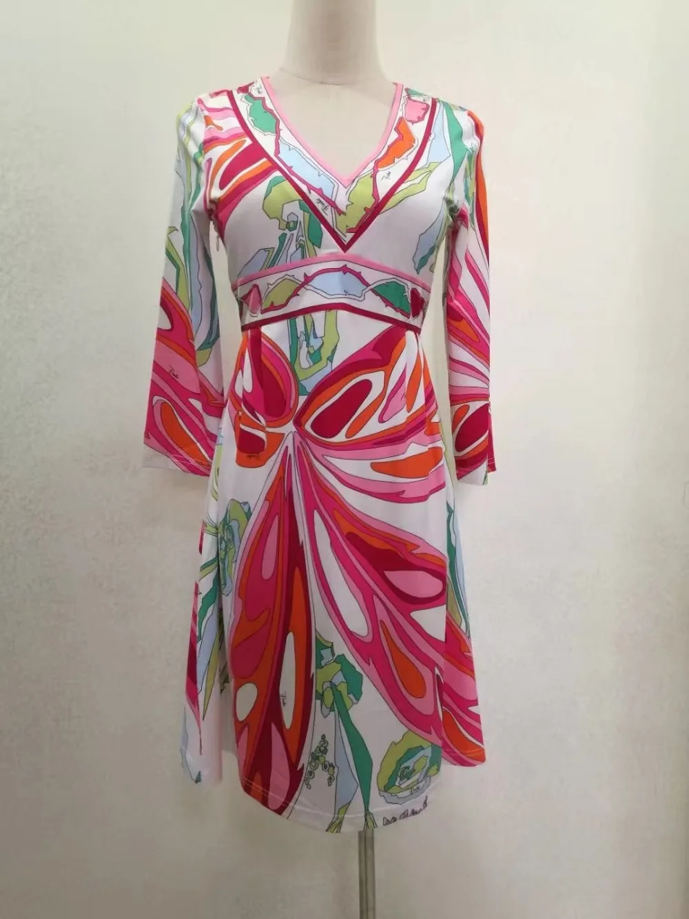 Новинка 2017 модное дизайнерское Брендовое женское платье с v-образным вырезом