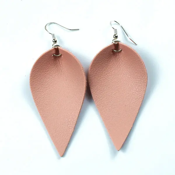 Light pink VEKNO многоцветные этнические длинные в форме слезы массивные серьги для женщин, ювелирные изделия в деревенском стиле, модные серьги в виде листьев из искусственной кожи для женщин - Окраска металла: Light pink
