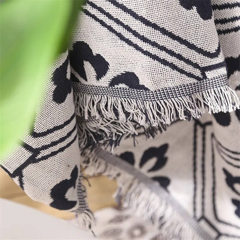 Poker Plum Throw Blanket Multifunction Sofa Covers Cobertor Tassel Dust Cover Air Conditioning Geometric Retro Blankets For Bed | Дом и сад