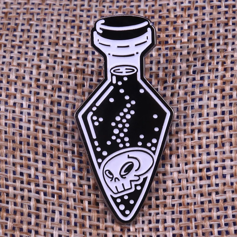 Death potion Эмаль Булавка черный ужас брошь череп яд заклинание значок Хэллоуин