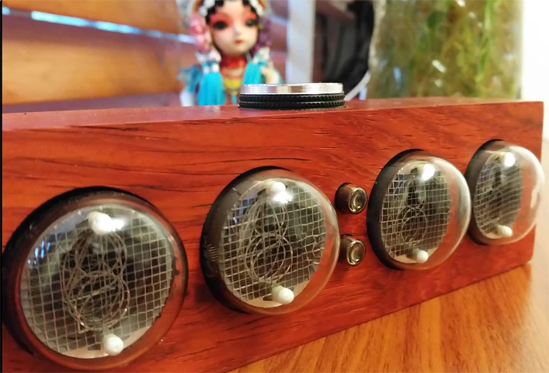 Светящиеся трубчатые часы IN 4 NIXIE Tube цельнодеревянные электронные полноцветный