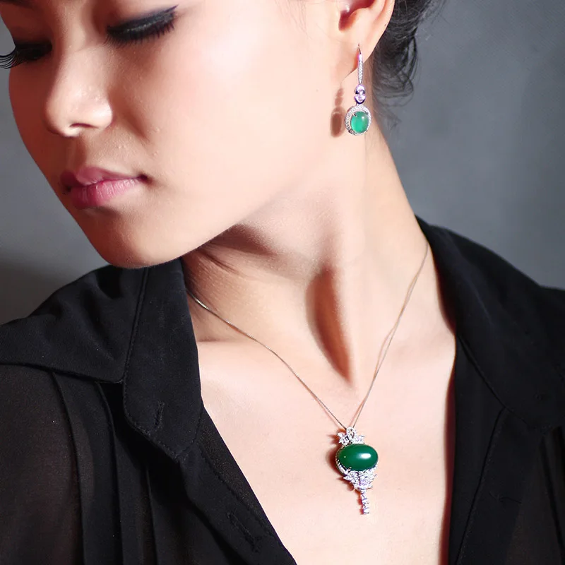 

3.7cm*2.1cm famous brand Necklace Korean female green key shape butterfly Chrysoprase simple pendant birthday gift girlfriend