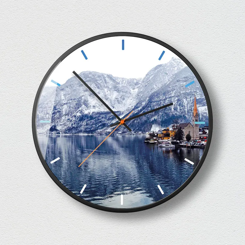 Озеро горы красоты курорта черная рамка процесс краски бесшумные металлические