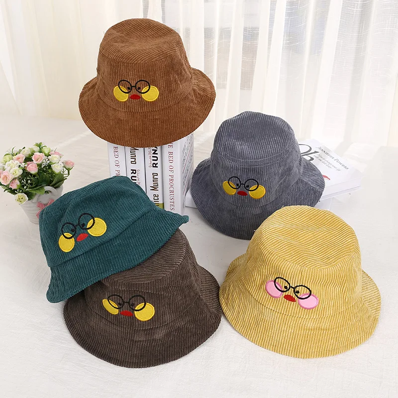 Для маленьких мальчиков и девочек шапка стильная футболка с изображением