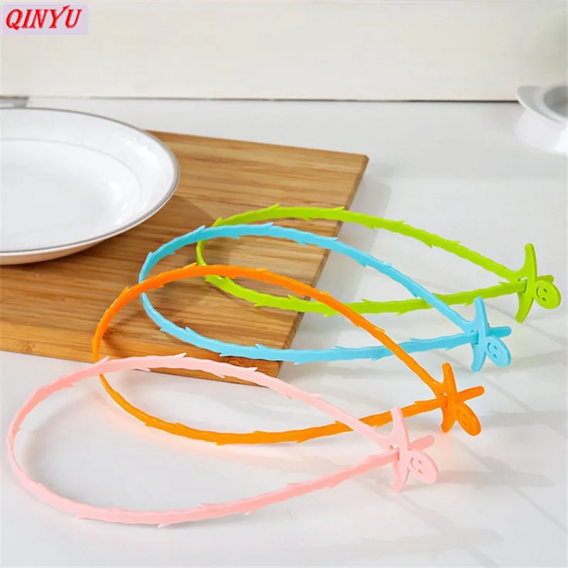 Улыбающееся лицо крюк для чистки ванной сток в полу канализация земснаряд