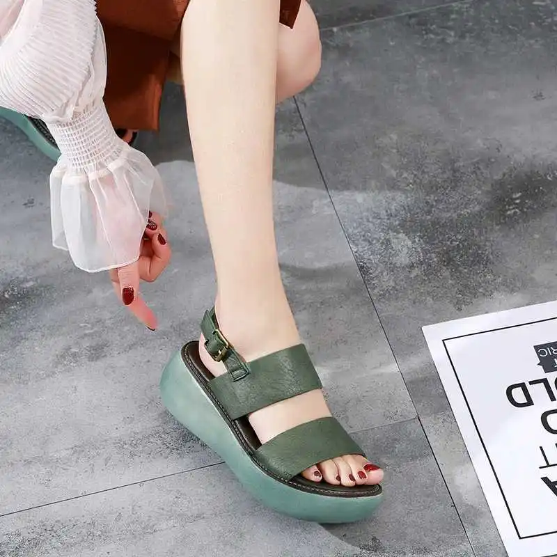 AIYUQI женские сандалии в стиле ретро; Новинка года; летние женские сандалии из натуральной кожи на платформе; повседневная обувь на танкетке; женская обувь красного цвета