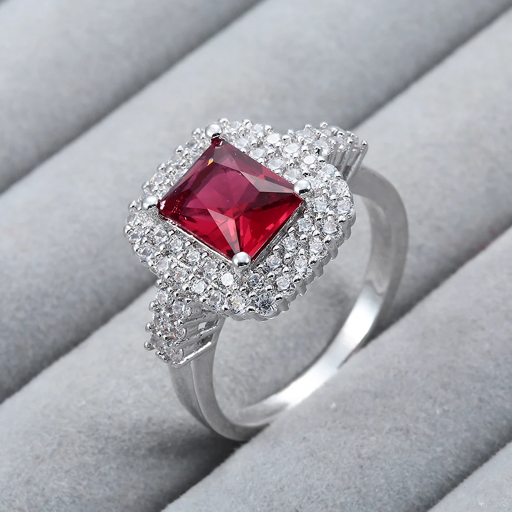 Женское кольцо с красным цирконием Винтажное на палец зеленым камнем покрытое