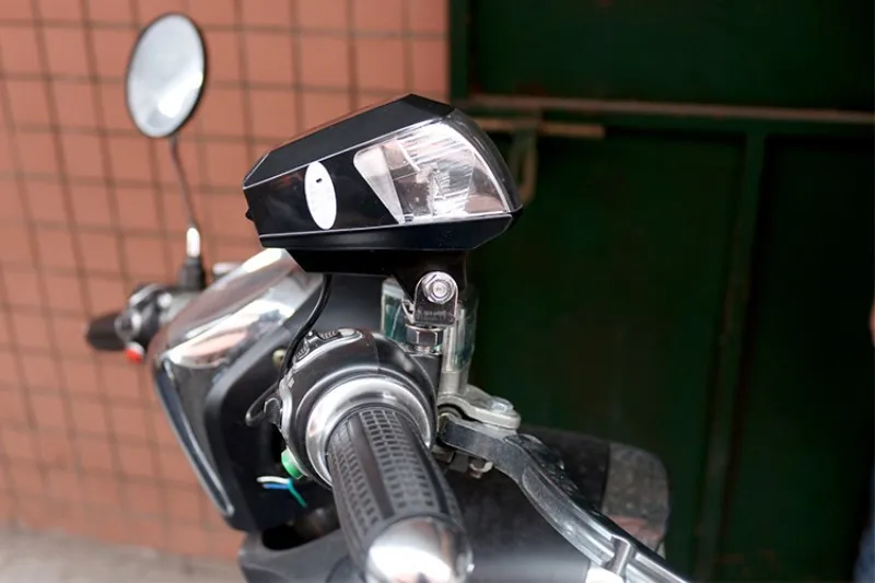 QIPO мотоцикл светодиодный headlampsScooter освещения 12V прожекторы ультра яркие красные/зеленые/2000LM с USB зарядный порт для мобильного телефона