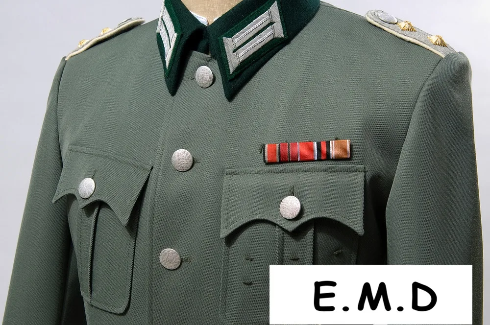 Однотонный верх из саржевого твила |