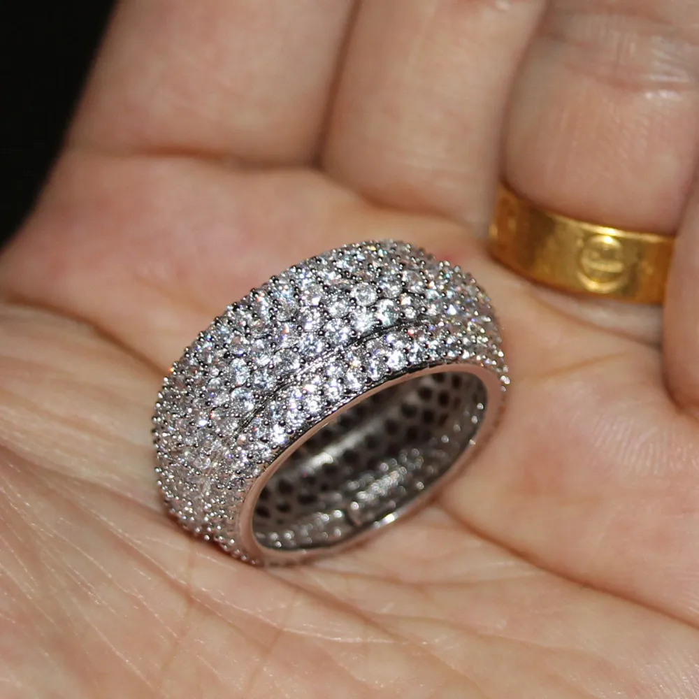 Проба вечер. Широкое кольцо с камнями. Золотое кольцо широкое с камнями. Широкое кольцо из золота. Кольцо женское широкое с камнями.