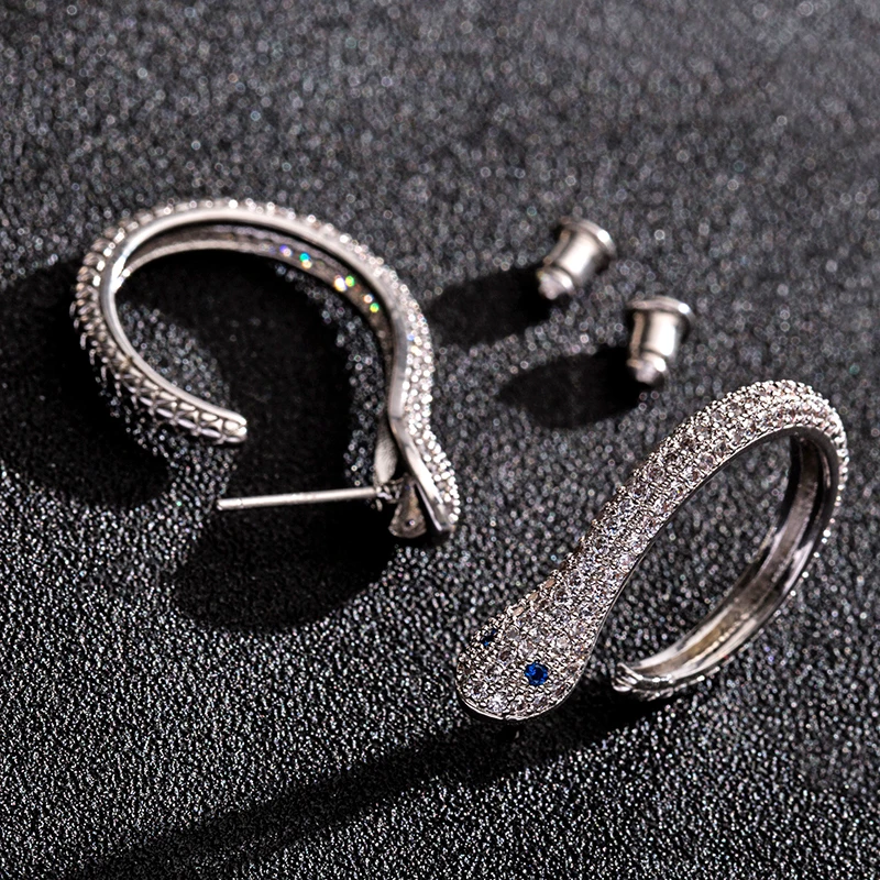 

GAOLA New Design Classic Silver Color Lovely Snake Cubic Zirconia Stud Earrings for Woman GLE6829Y