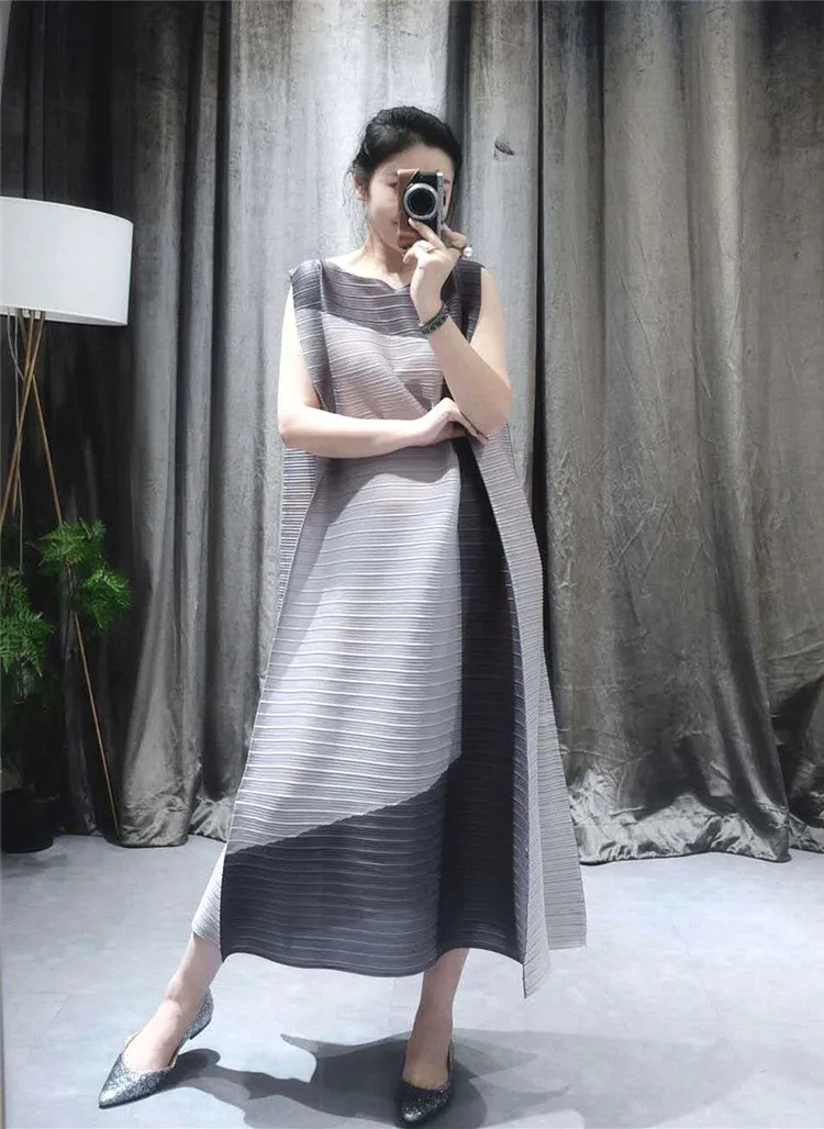 Серый Miyake Fold/Новинка года; летнее платье высокого качества; шифоновое платье без рукавов со складками; платья больших размеров; - Цвет: Серый