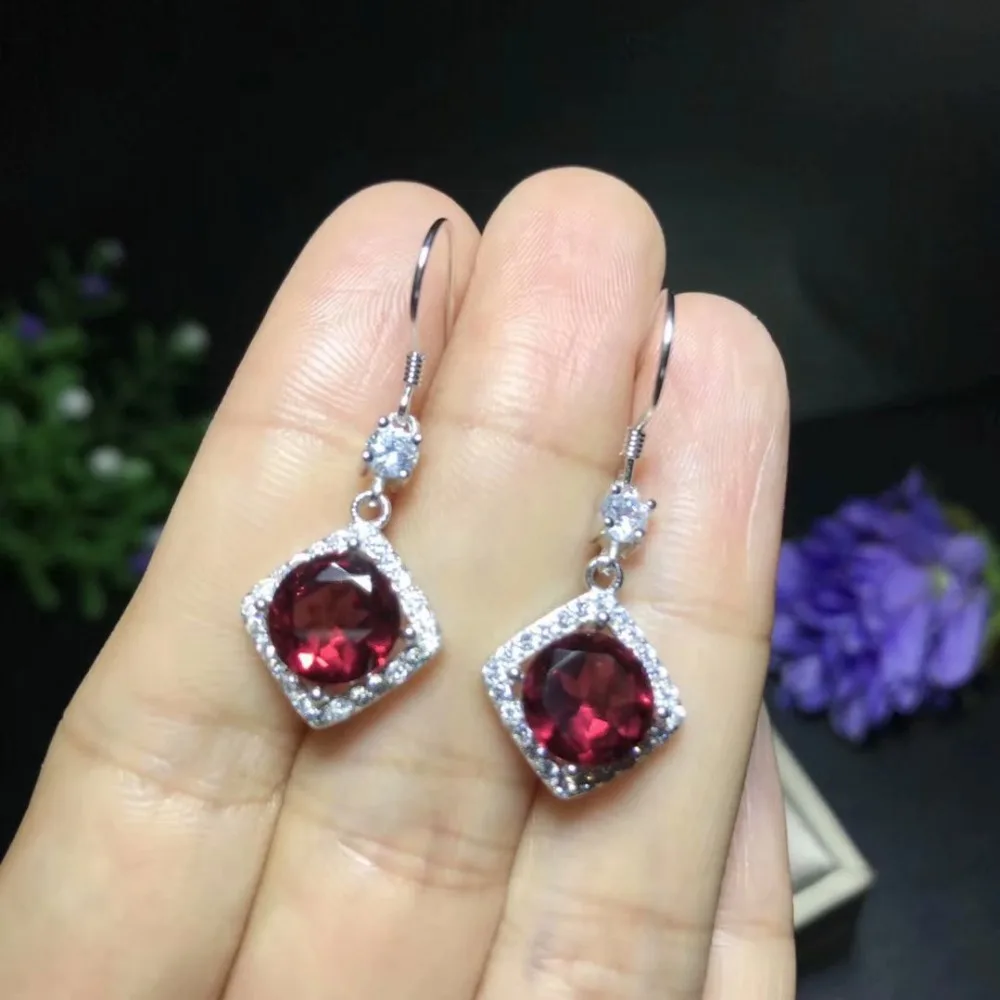 

Женские серьги-подвески из серебра 925 пробы, с натуральным красным гранатом