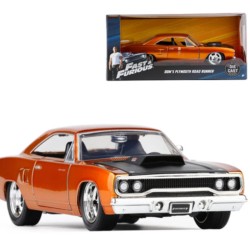 Классическая модель автомобиля из металлического сплава в масштабе 1:24 1970 года