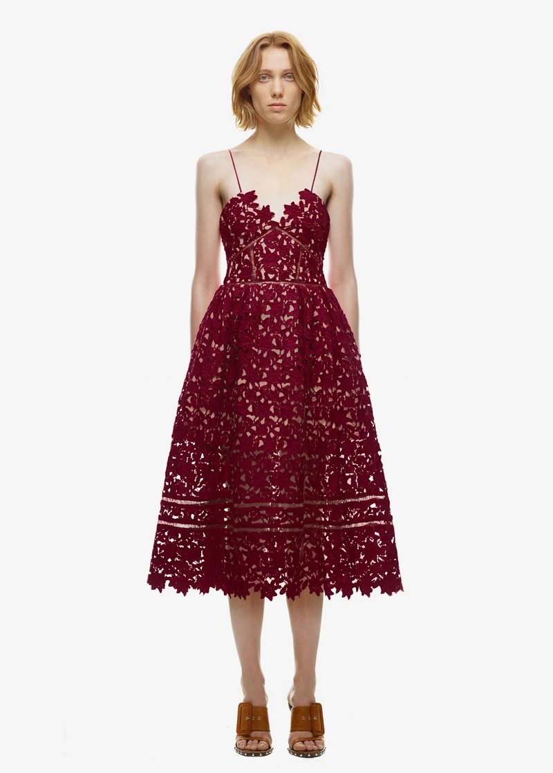 Высококачественное летнее платье 2019 модельное ажурное с лямкой на шее сшитое