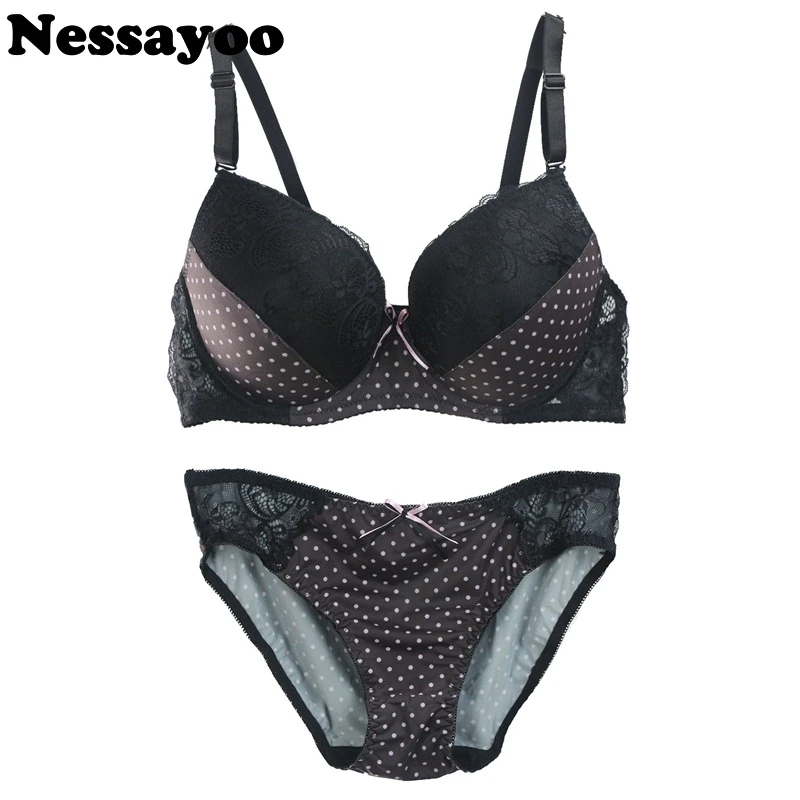 Женский комплект кружевного нижнего белья размеры 40-42