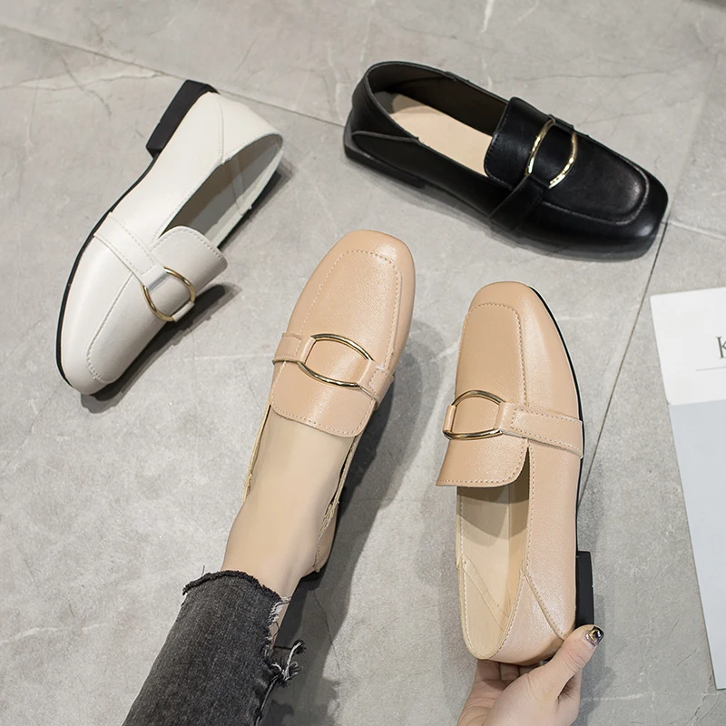 Женские лоферы с квадратным носком без шнуровки на плоской подошве