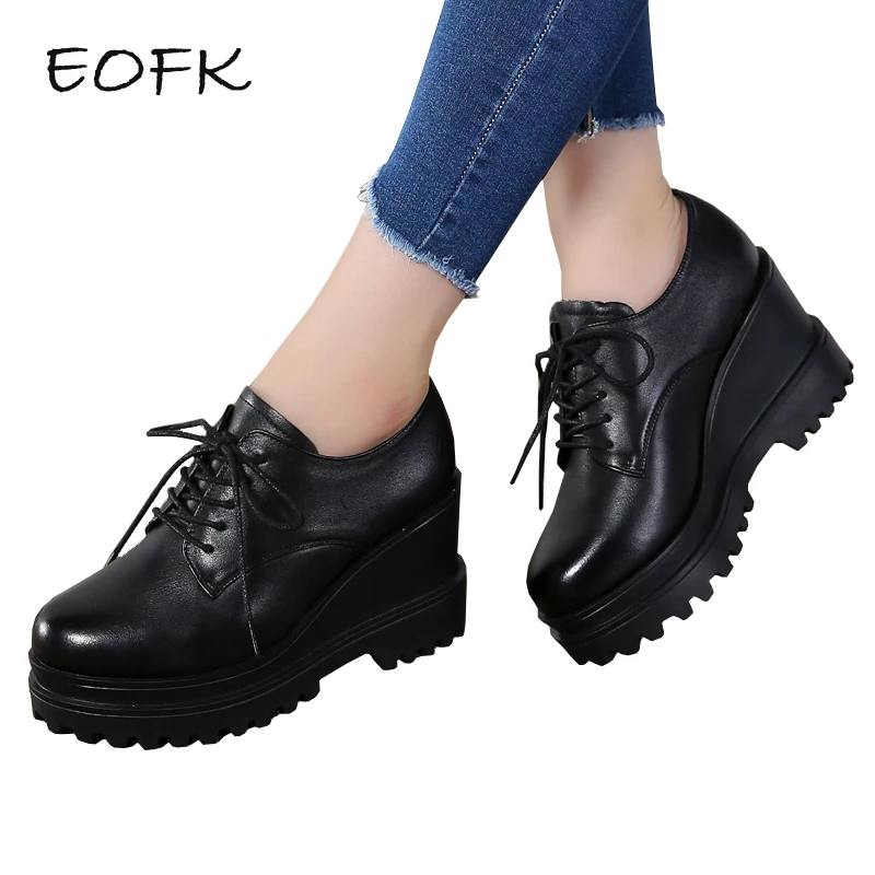 Женские туфли лодочки на танкетке EOFK весенне осенние черные кожаные очень
