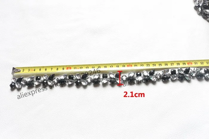Бесплатная доставка 90 cm/pack 2 1 см Цвет: черный и белый акрил Стразы металлической
