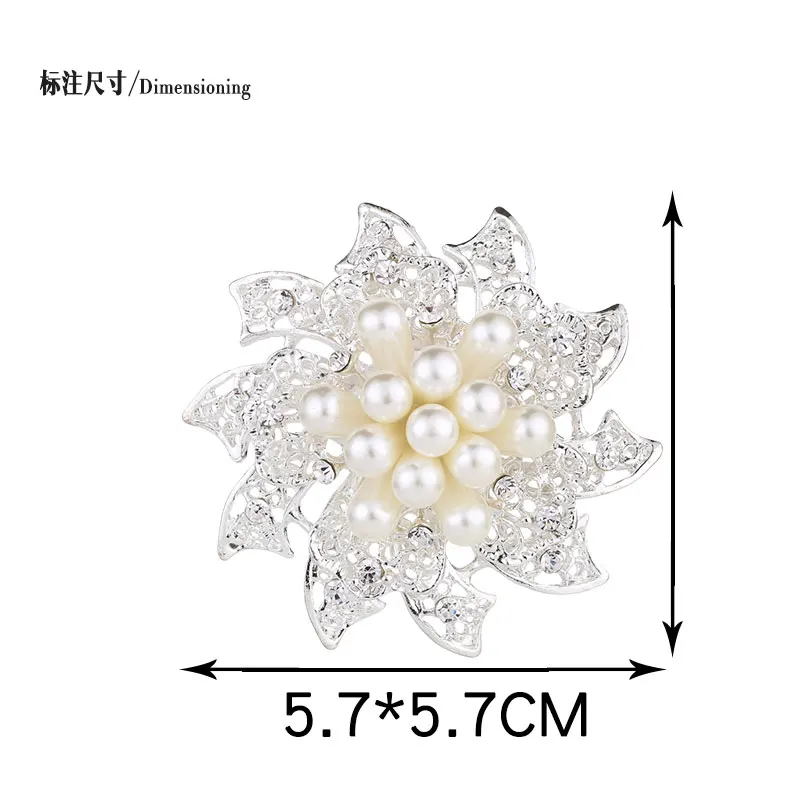 Женская Брошь с кристаллами серебристого цвета | Украшения и аксессуары