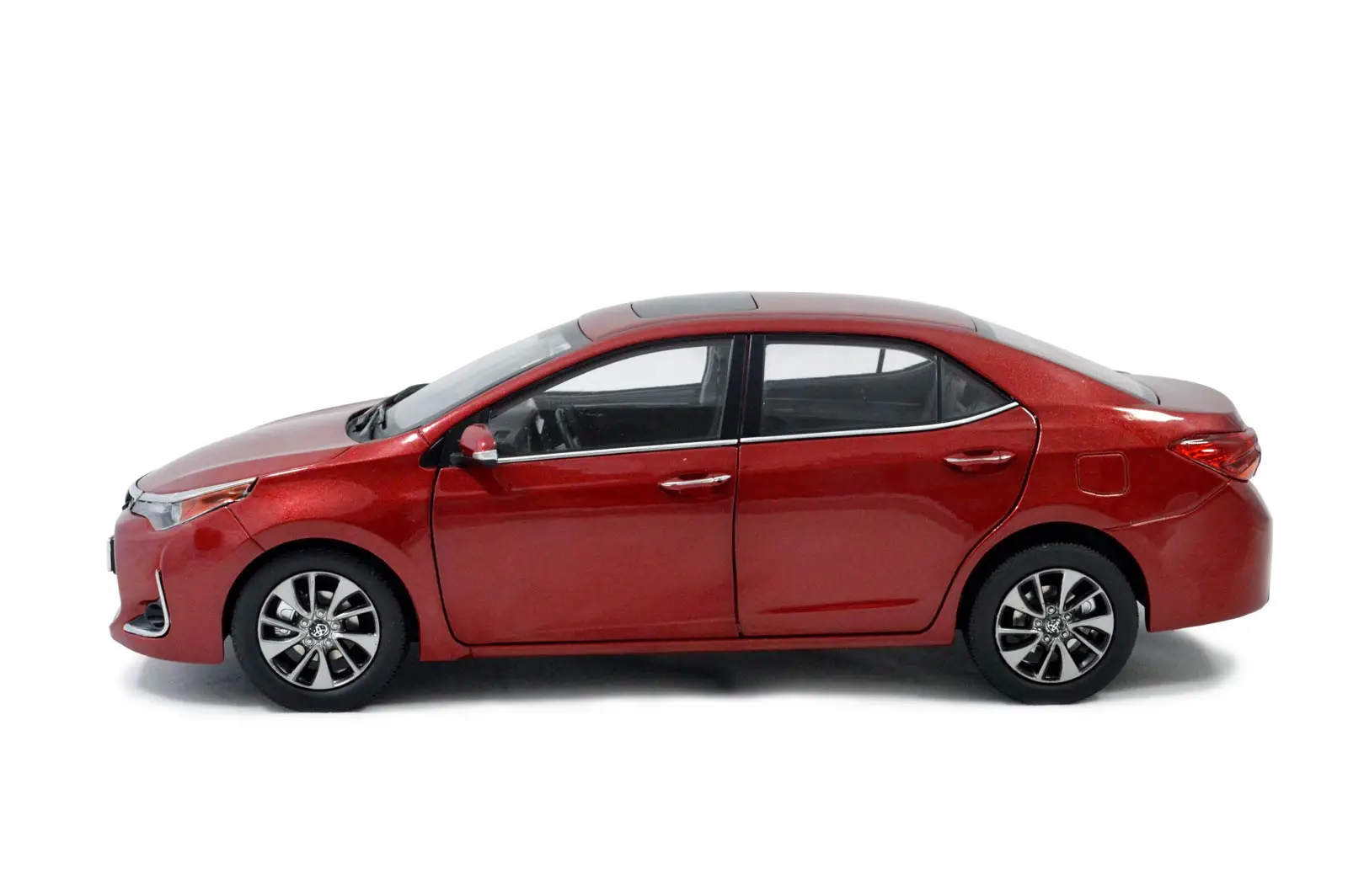 1/18 1:18 1 18 весы Toyota Левин 2017 красный статический имитация сплава Металлические