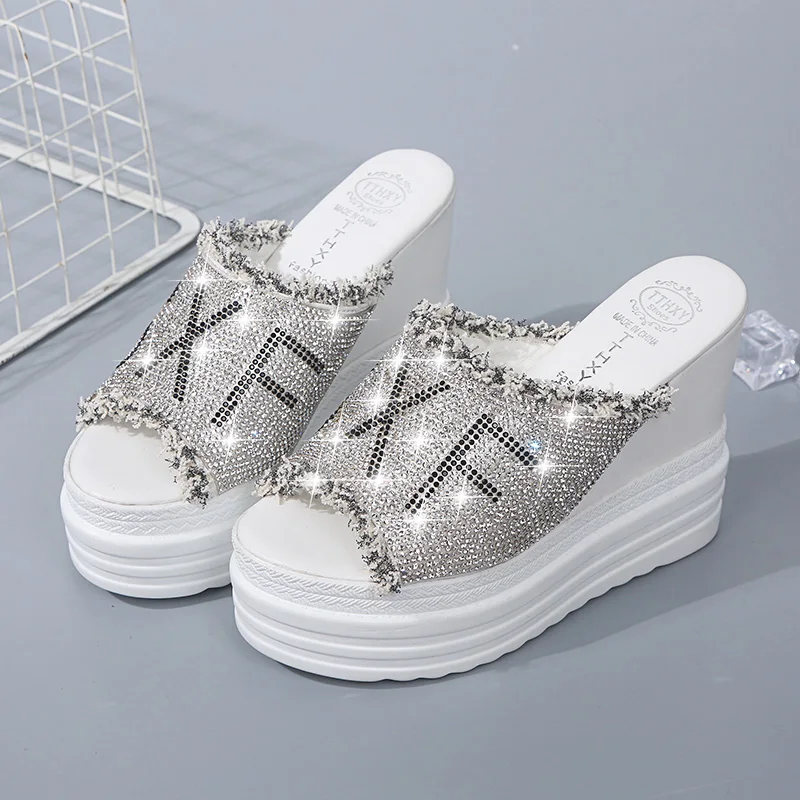 Новинка 2019 года летние женские шлепанцы увеличивающие рост Туфли на каблуке с