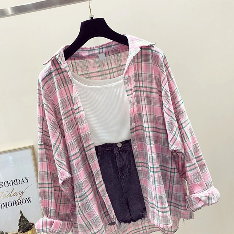 

Spring Autumn Plaid Shirt Blouse Female Korea College Loose Chiffon Tops Fashion Bat Sleeve Loose Cardigan Coat Clothes