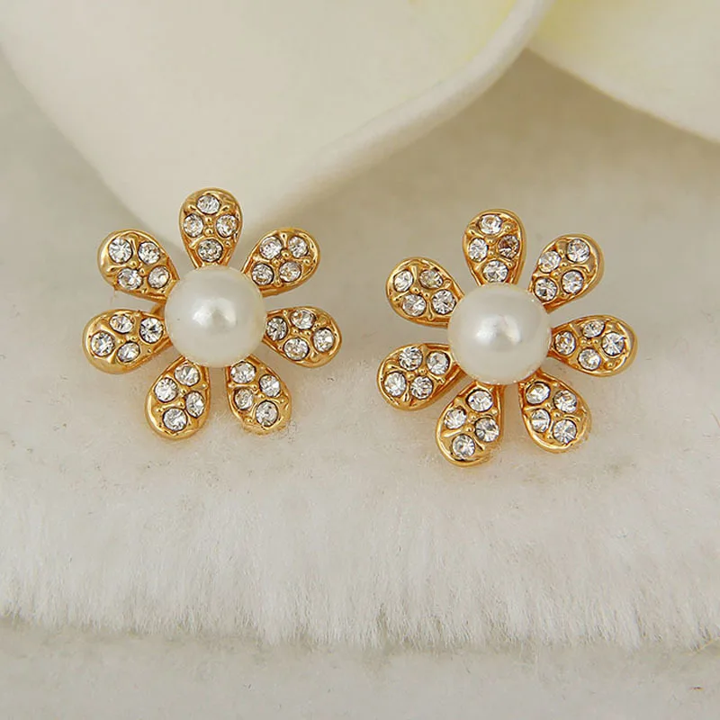 Lefeng Золотой цветок Форма Имитация Перл Кристалл серьги стержня для женщин