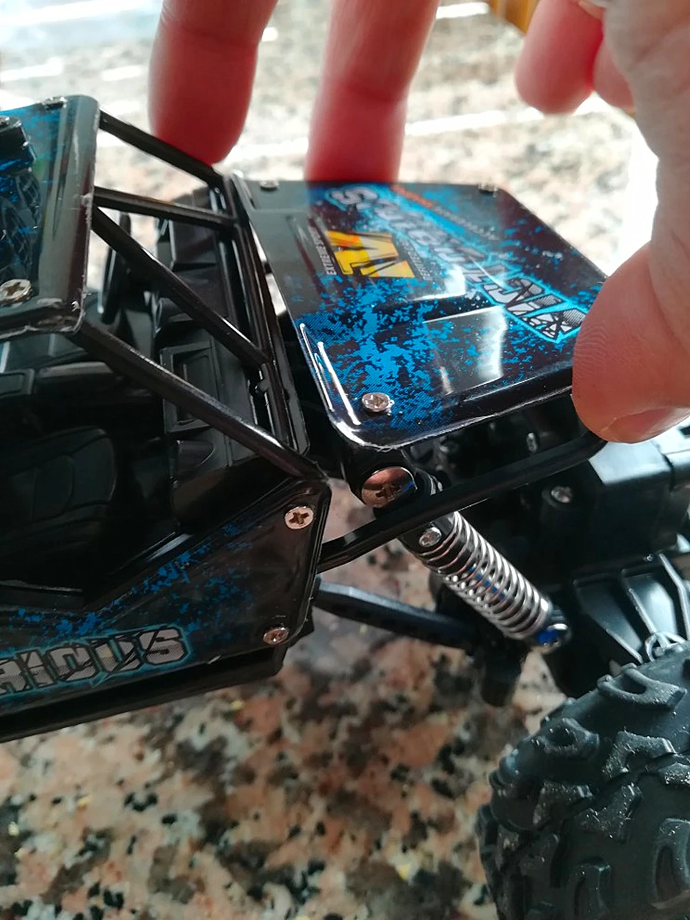 Автомобиль RC автомобиль Рок Гусеничный пульт дистанционного управления игрушечные машинки на радиоуправлении led 4x4 привод внедорожные игрушки для детей подарок