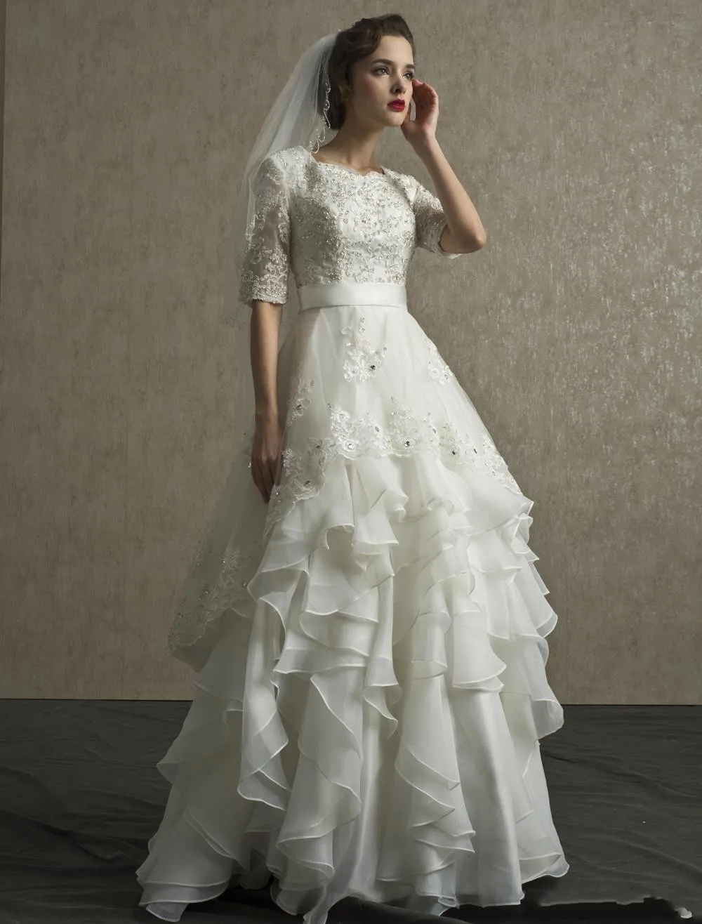 Старинные кружева свадебные платья 2016 А линия совок-образным вырезом вернуться