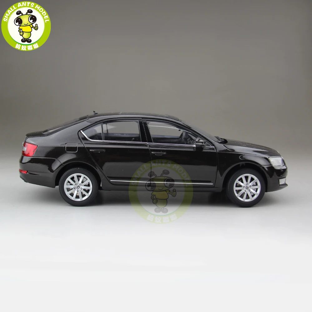 1/18 Skoda Octavia литая металлическая модель автомобиля игрушка мальчик девочка подарок коричневый