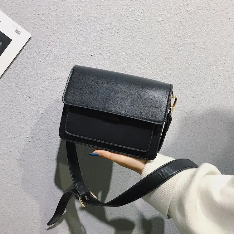 2019 new Korean fashion simple Joker shoulder slung Hong Kong wind retro small square bag | Багаж и сумки