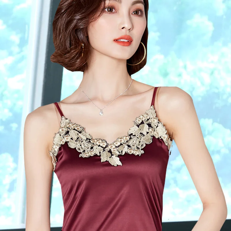 Fashion Lace V-neck Camisole Female Summer and Autumn New Take a Female Outside Wearing a Small Sling