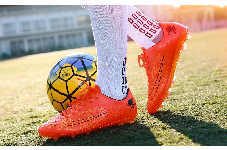 Men's Football Boots High Ankle Long Spikes Soccer Shoes For Man Profrssional Outdoor Kid Train Sock Cleats Football Shoes