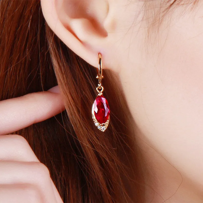 Серьги женские длинные аристократические из серебра 9-5 пробы с красными