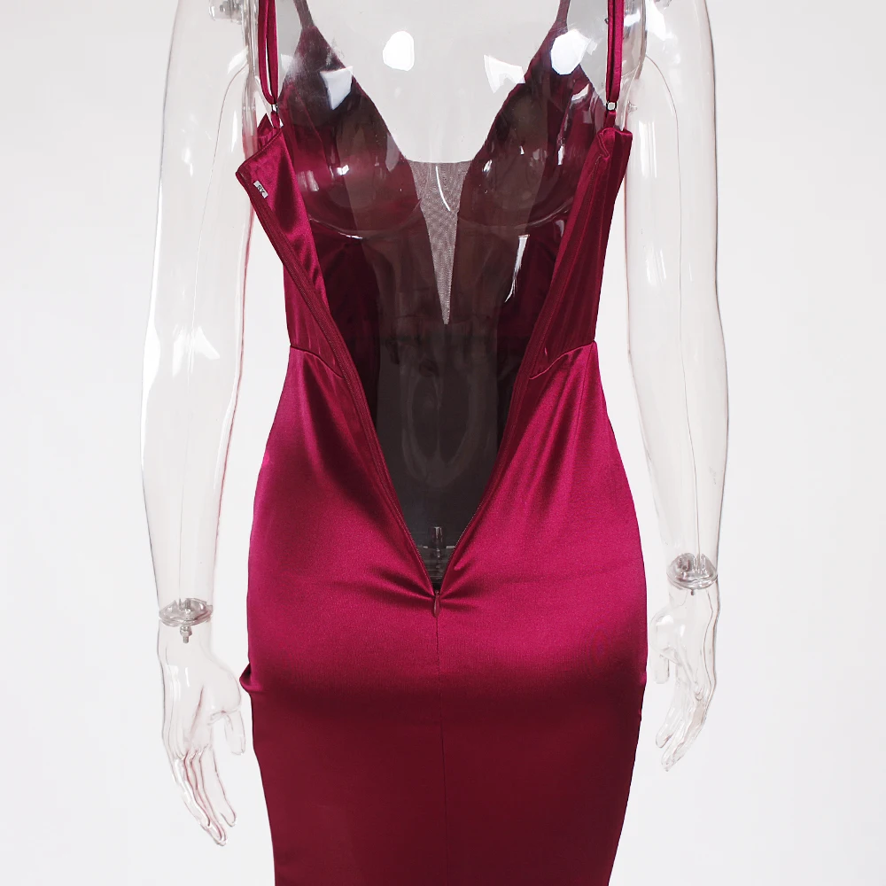 Женское плиссированное платье с глубоким v-образным вырезом и открытой спиной