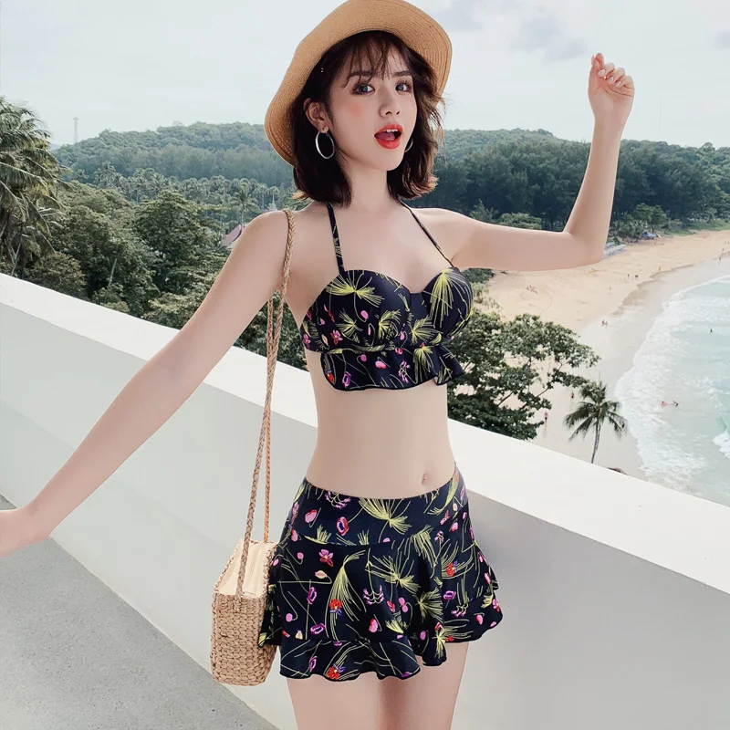 Женский купальник с открытой спиной черный купальный костюм принтом и лямкой на