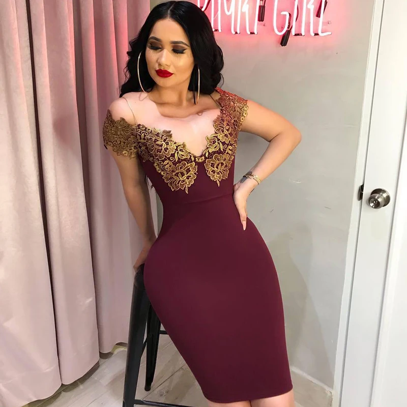 Женское контрастное облегающее платье с кружевной вставкой летнее коротким