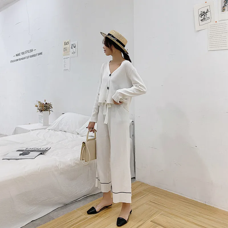 Женский вязаный костюм ALPHALMODA весенний жакет с v-образным вырезом и брюки широкими