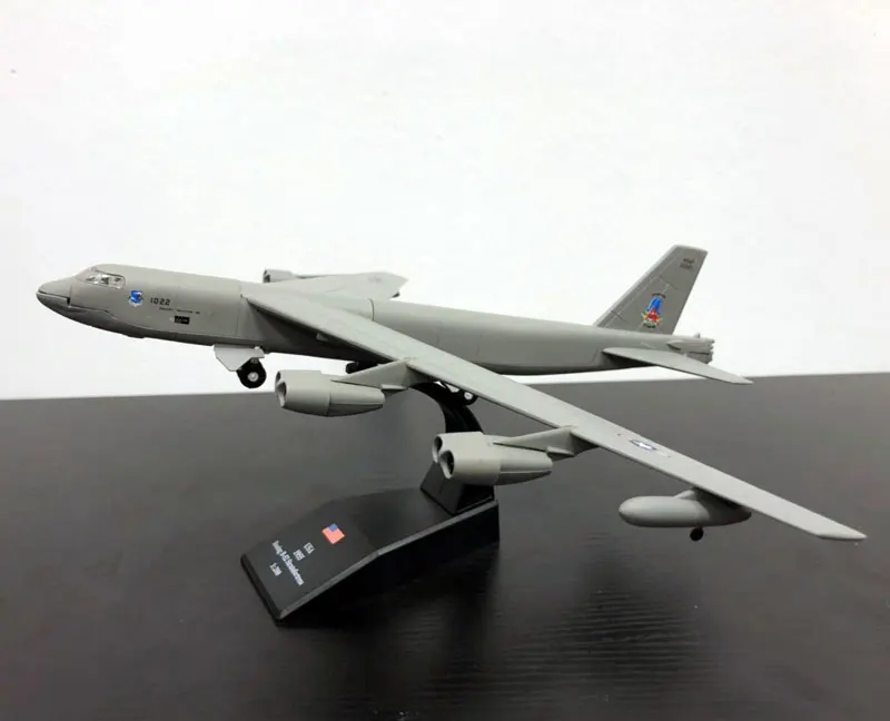 B-52 AMER 1/72 масштаб военная модель игрушки USAF истребитель F35, F22, F14, F18, B2, B52, F-4C, A10 литой под давлением самолет модель игрушки для коллекции/подарок - Цвет: B-52