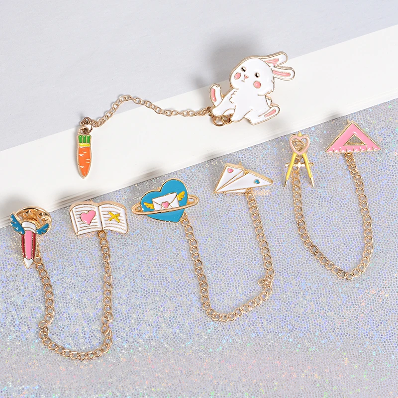 

2019 new fashion Mini Cartoon Brooch Enamel Pins rabbit carrot Love letter school supplies Badge Brooch Women men Gift Jewelry
