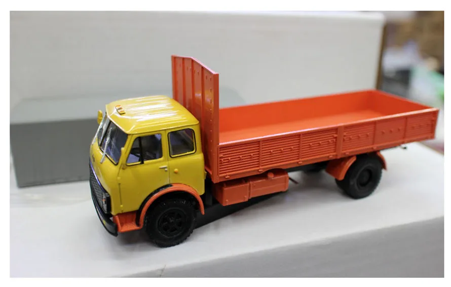 1/43 Новые Специальные Литые металлические 80-ые бывшие советские автомобили код винтажный фургон MAZ 516 домашний дисплей Коллекционная модель