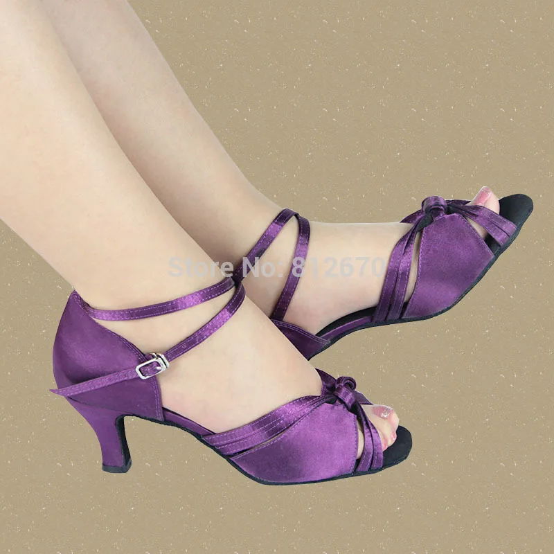 Фиолетовые танцевальные туфли для самбы и латинских танцев женские атласные с
