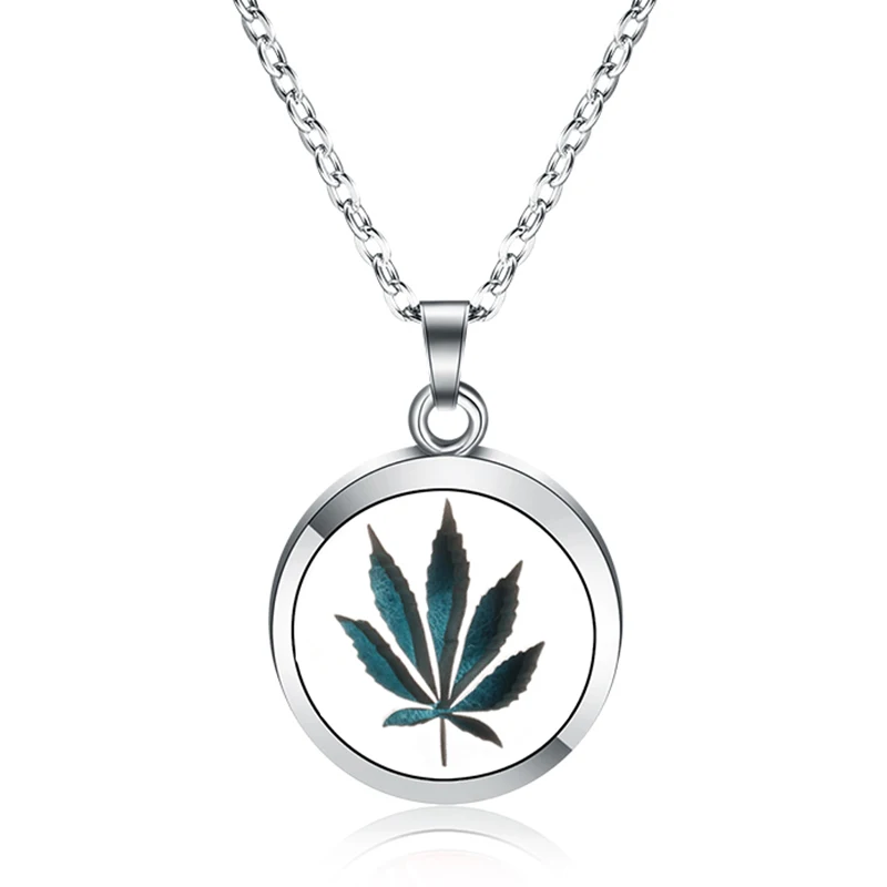 

Maple Leaf Aroma Lockets Necklace Stainless Steel Magnetic Pendant Perfume Aromatherapy Essential Oil Diffuser Necklace Jewelry