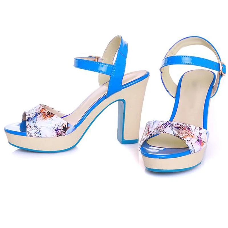 Сандалии женские из лакированной кожи высокий толстый каблук открытый носок