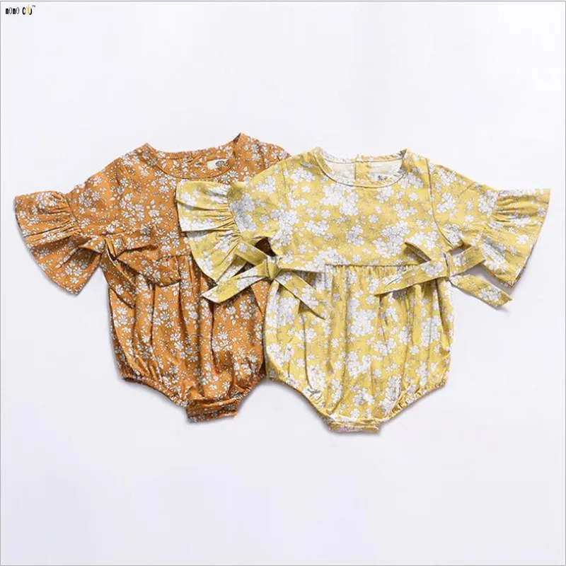 Летний комбинезон для маленьких девочек хлопковый с оборками желтого цвета