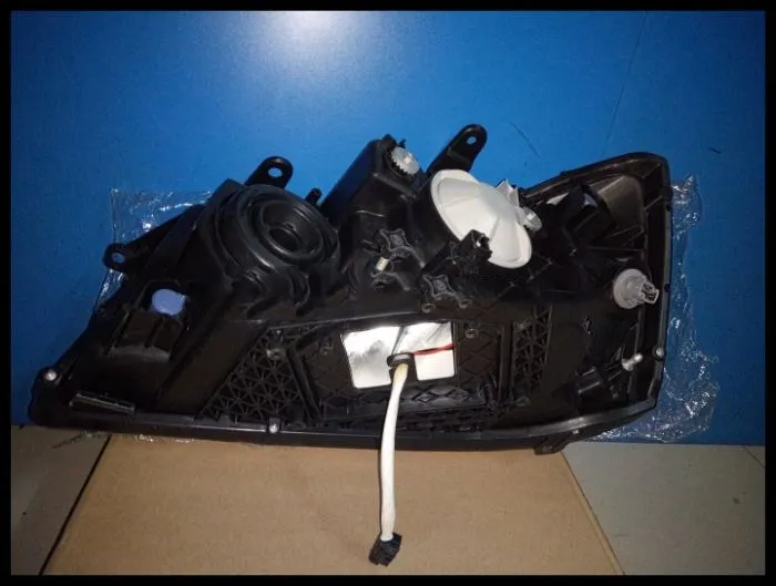 Osmrk фара в сборе для Toyota HIGHLANDER KLUGER 2004-2006