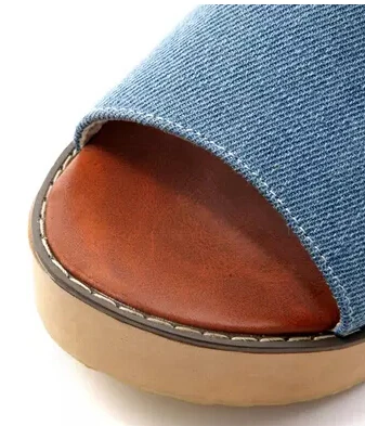 Новинка Красивые женские сандалии и шлепанцы Модные на платформе Пляжная обувь