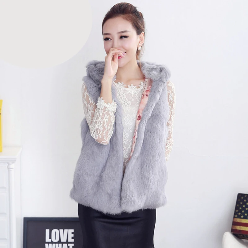 Женский жилет из натурального кроличьего меха без рукавов с капюшоном Осень-зима