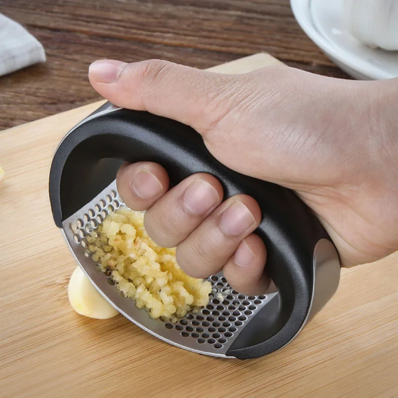 

Garlic press household ginger and garlic crusher manual kitchen chopper arc garlic machine stainless steel garlic mills 10*5*7cm